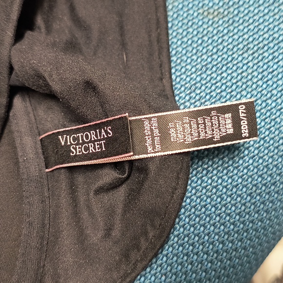 Victoria Secret Bra - Picture 2 of 3